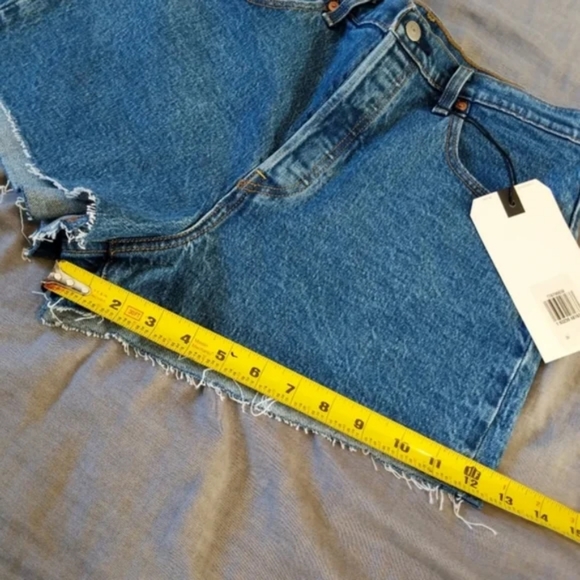 Levi's Ribcage High Waisted Jean Cut Off Shorts Charleston Erosion - Picture 13 of 16